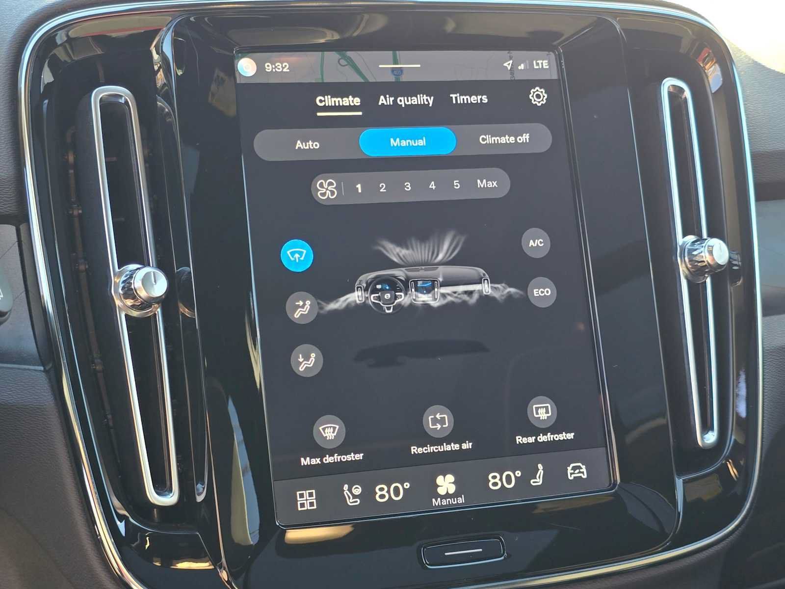Certified 2023 Volvo XC40 Recharge Ultimate AWD/4WD image 28