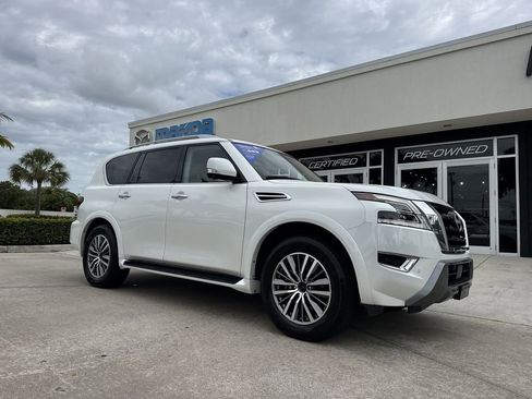 Used 2024 Nissan Armada SL w/ Captain's Chairs Package AWD/4WD image 22