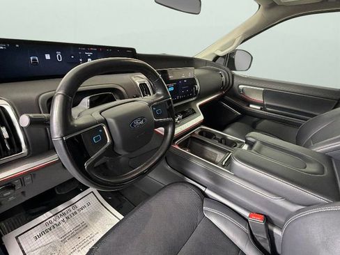Used 2025 Ford Expedition Max Platinum AWD/4WD image 18