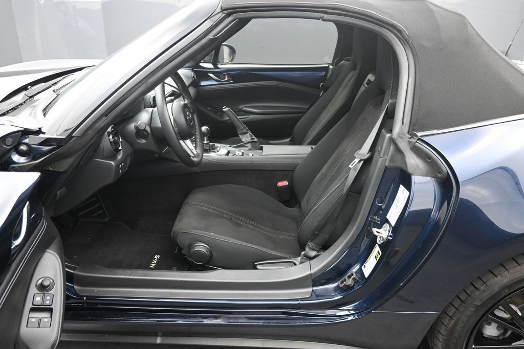 Used 2025 MAZDA MX-5 Miata Club RWD image 5
