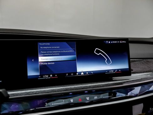 Used 2025 BMW i7 xDrive60 w/ Executive Package AWD/4WD image 78