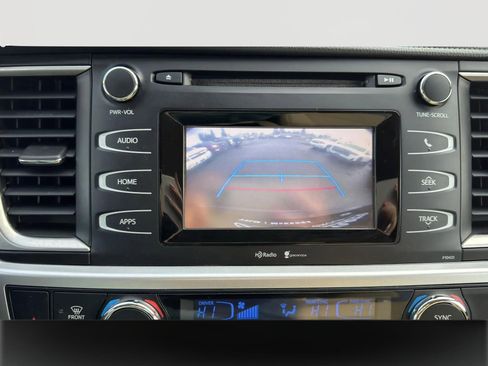 Used 2015 Toyota Highlander Plus image 26