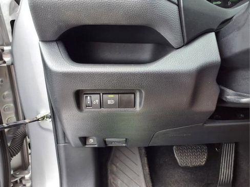 Used 2024 Toyota RAV4 XLE AWD/4WD image 23