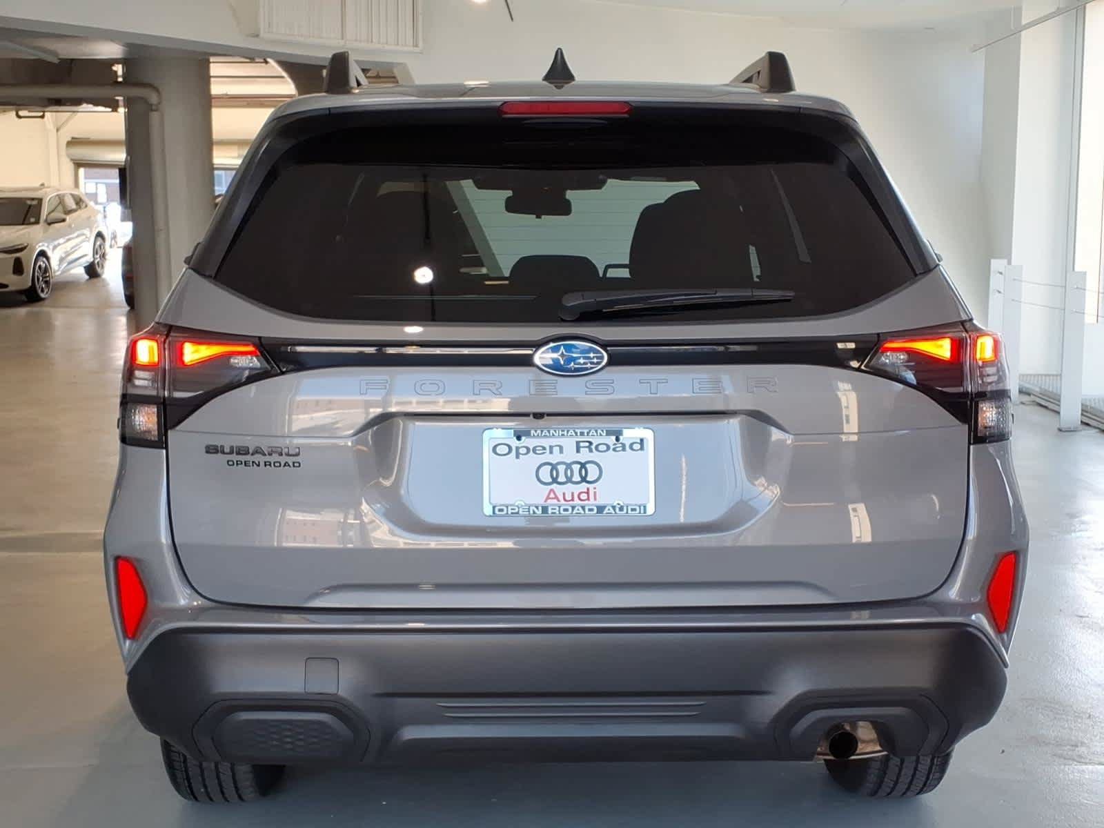 Used 2025 Subaru Forester Premium AWD/4WD image 5