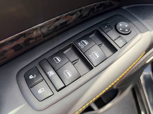 Used 2023 Dodge Durango R/T w/ Hemi Orange Plus Package AWD/4WD image 17