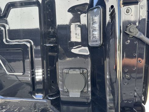 New 2026 GMC Sierra 1500 Elevation image 9