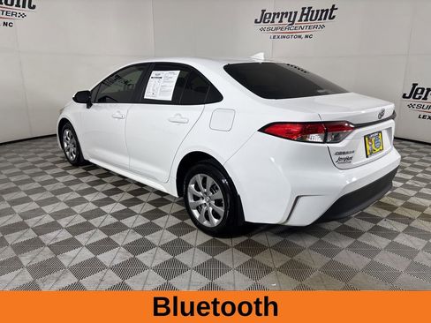 Used 2025 Toyota Corolla LE image 7