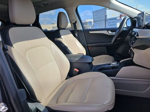 Used 2022 Ford Escape SEL w/ Technology Package AWD/4WD image 10