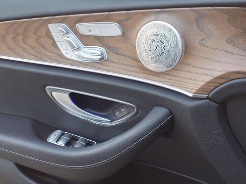 Used 2022 Mercedes-Benz E 350 4MATIC Sedan image 17