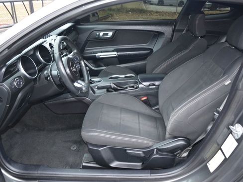 Used 2018 Ford Mustang Coupe image 26