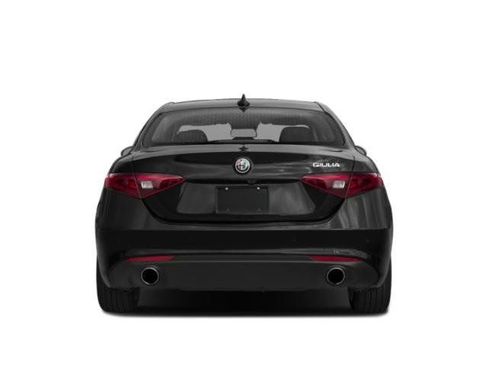 Used 2019 Alfa Romeo Giulia w/ Nero Edizione RWD image 8