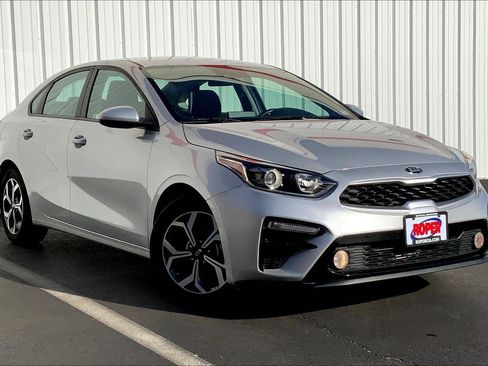 Used 2021 Kia Forte LXS FWD image 2