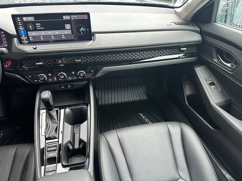 Used 2024 Honda Accord EX-L image 18