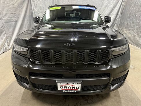 Used 2023 Jeep Grand Cherokee L Laredo AWD/4WD image 2