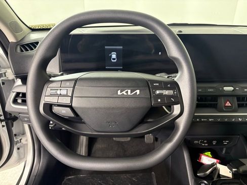 New 2026 Kia K4 LXS FWD image 22