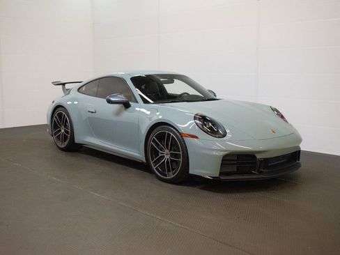 Certified 2025 Porsche 911 Carrera T RWD image 8