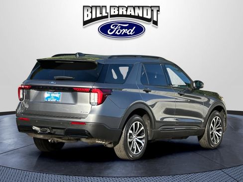 Used 2025 Ford Explorer ST-Line AWD/4WD image 3