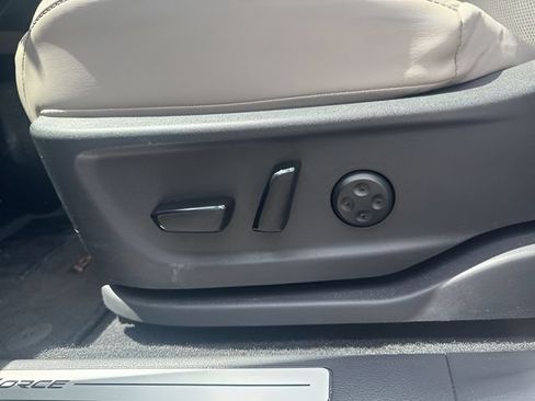 Used 2023 Nissan Ariya AWD image 13