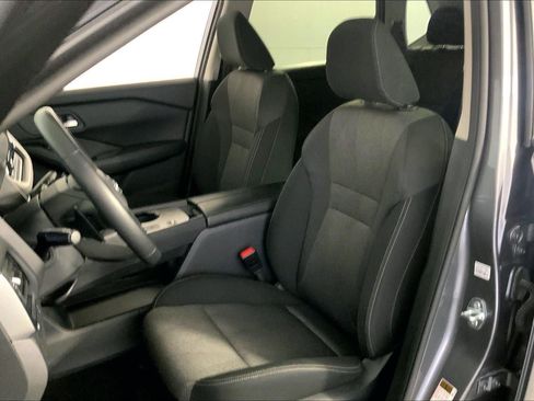 Used 2025 Nissan Rogue SV FWD image 22