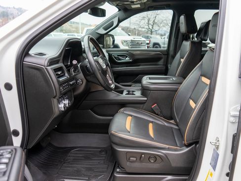 Used 2023 GMC Yukon AT4 w/ AT4 Premium Package image 11