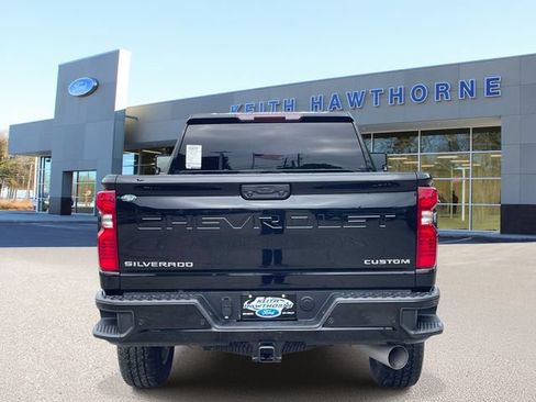 Used 2024 Chevrolet Silverado 2500 Custom w/ Custom Value Package AWD/4WD image 5