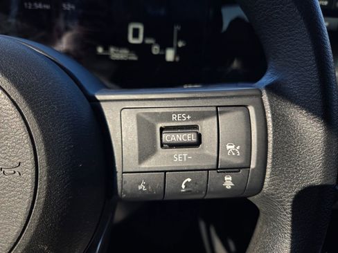 Used 2025 Nissan Kicks SV image 25