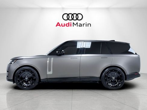 Used 2023 Land Rover Range Rover SE AWD/4WD image 2