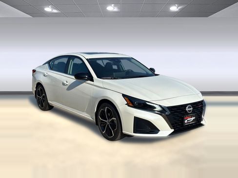 New 2025 Nissan Altima 2.5 SR w/ SR Premium Package image 6