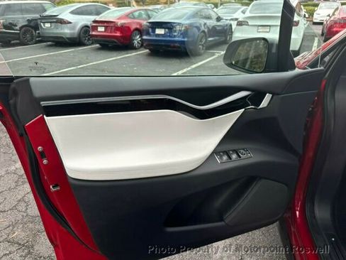 Used 2020 Tesla Model X Long Range image 15