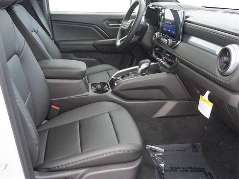 New 2025 Chevrolet Colorado LT w/ LT Convenience Package image 15