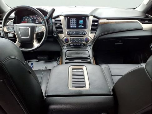 Used 2018 GMC Yukon XL Denali w/ Open Road Package AWD/4WD image 12