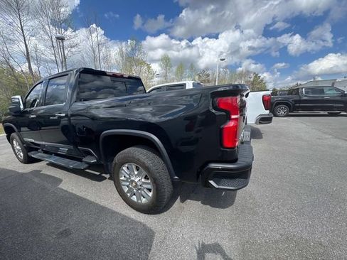 Used 2024 Chevrolet Silverado 2500 High Country w/ Technology Package image 7