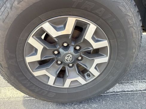 Used 2021 Toyota Tacoma TRD Off-Road w/ Technology Package RWD image 14