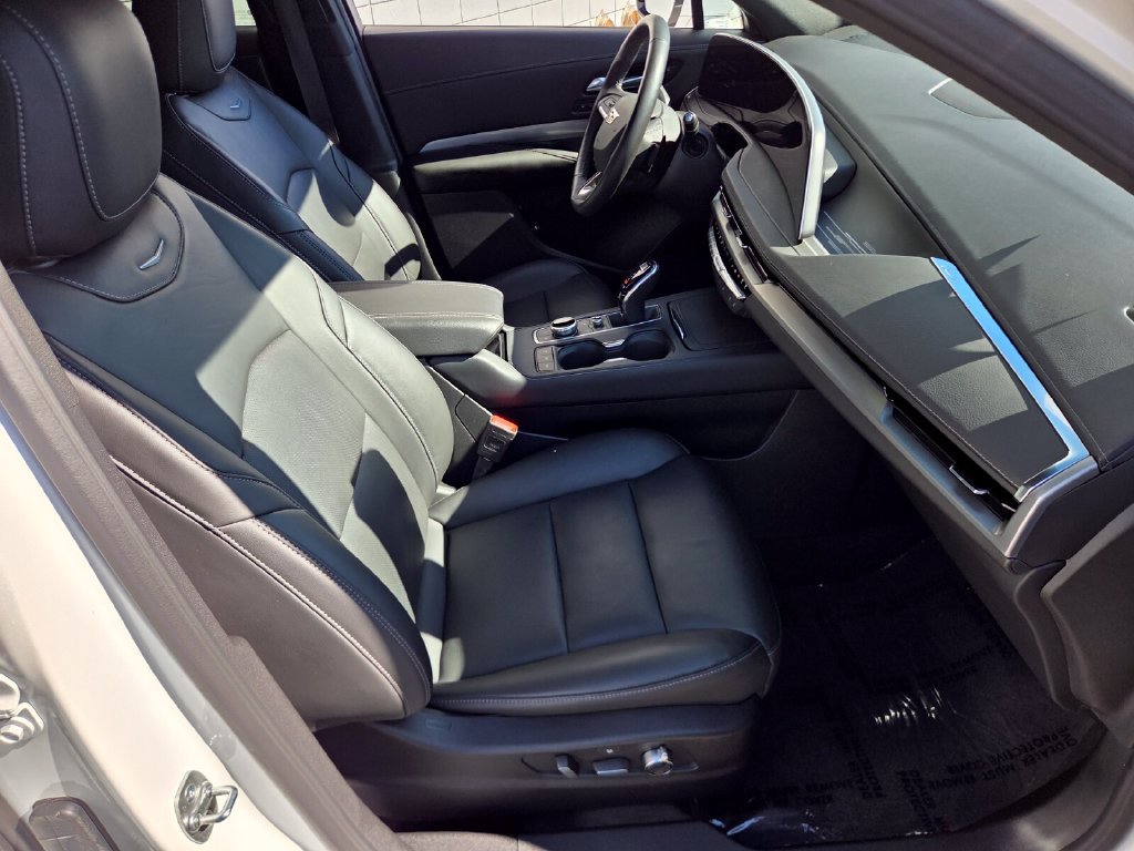 Used 2024 Cadillac XT4 Premium Luxury AWD/4WD image 21