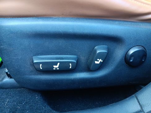 Used 2013 Lexus CT 200h w/ Seat Comfort Pkg image 9