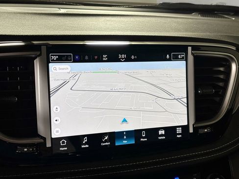 New 2026 Chrysler Pacifica Limited image 16