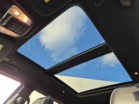 Used 2019 Jeep Grand Cherokee Overland image 13