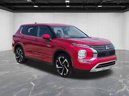 Used 2023 Mitsubishi Outlander 4WD Plug-In Hybrid image 7