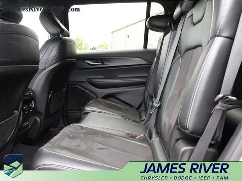 Used 2024 Jeep Grand Cherokee L Laredo AWD/4WD image 19