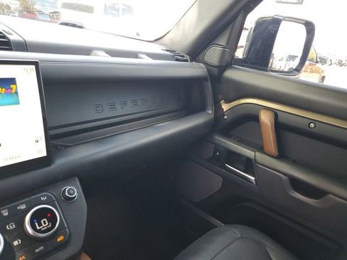 Used 2023 Land Rover Defender 110 X image 24
