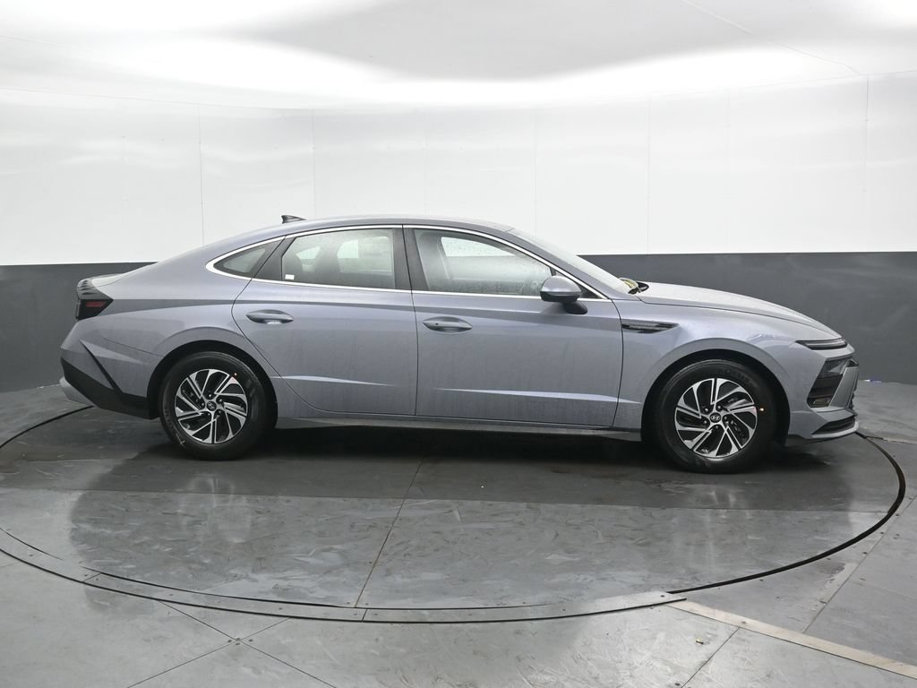 New 2026 Hyundai Sonata Blue FWD image 3