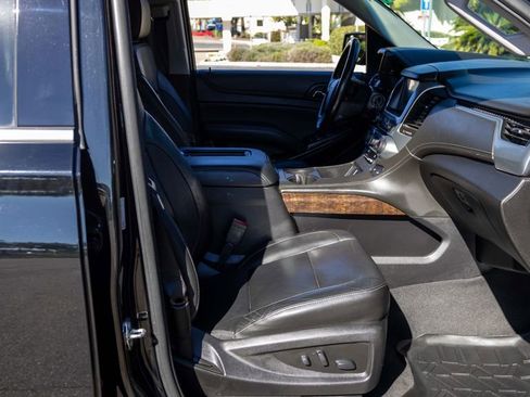 Used 2020 Chevrolet Suburban LT w/ Z71 Midnight Edition image 15