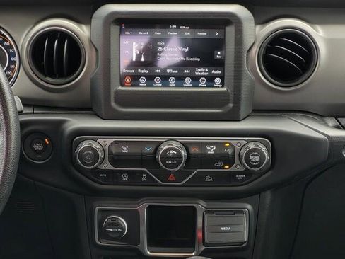 Used 2022 Jeep Wrangler Unlimited Sport image 34