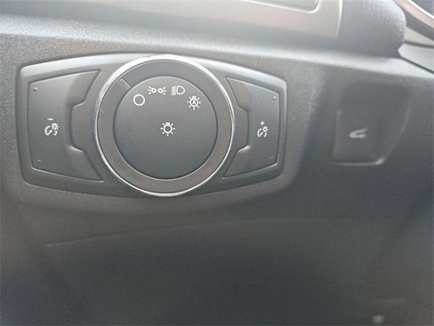 Used 2018 Ford Fusion SE w/ Equipment Group 602A image 16