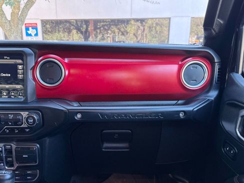Used 2019 Jeep Wrangler Unlimited Rubicon AWD/4WD image 37
