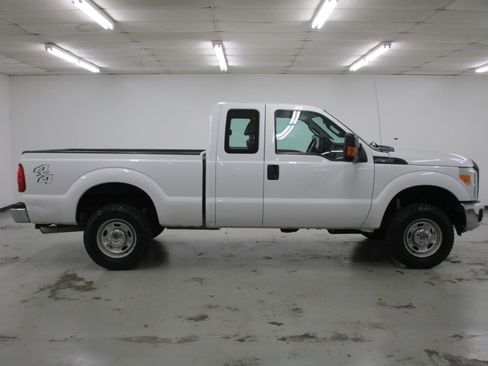 Used 2016 Ford F250 XL w/ Power Equipment Group image 19