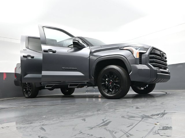Used 2023 Toyota Tundra SR5 w/ SR5 Convenience Package AWD/4WD image 34