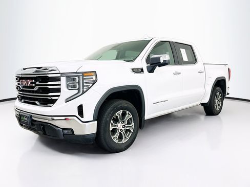 Used 2025 GMC Sierra 1500 SLT AWD/4WD image 3