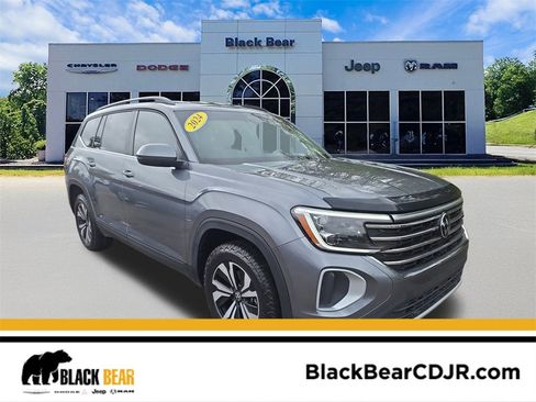 Used 2024 Volkswagen Atlas SE image 1