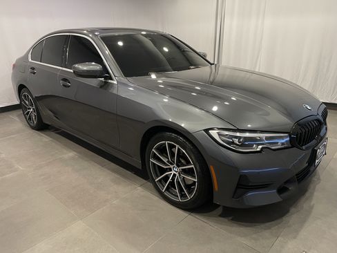 Used 2019 BMW 330i xDrive Sedan w/ Convenience Package AWD/4WD image 3